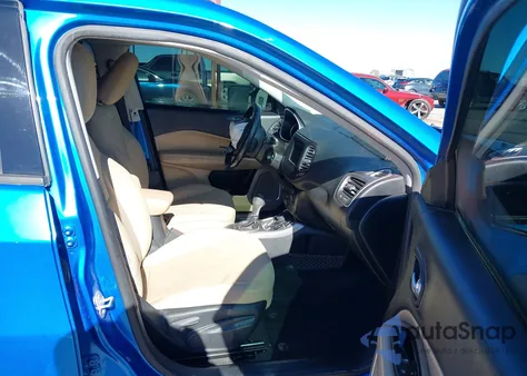 2018 Jeep Compass Sport 4X4 z USA, uszkodzony, nr VIN 3C4NJDAB0JT230281